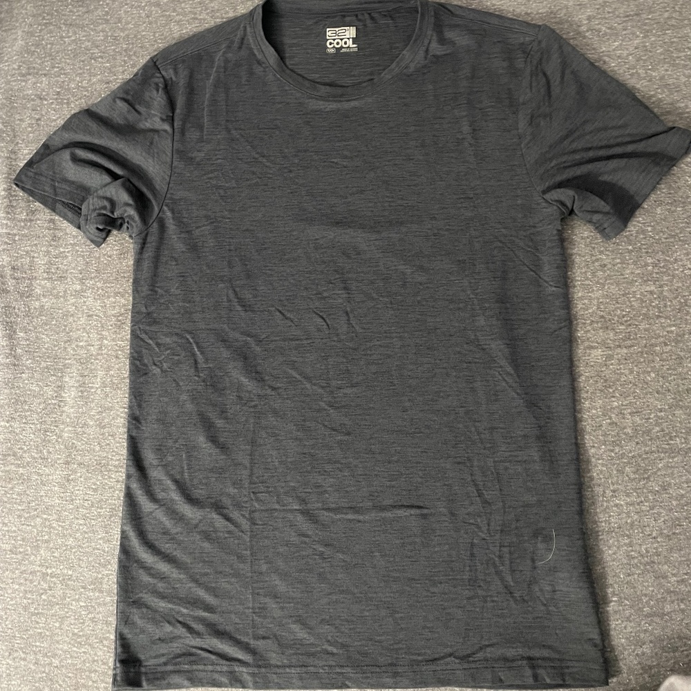 32 Cool T-shirt